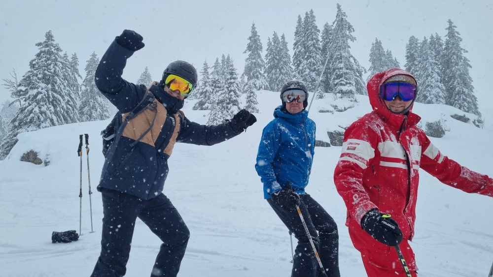 Groepsreis voor singles in de sneeuw.